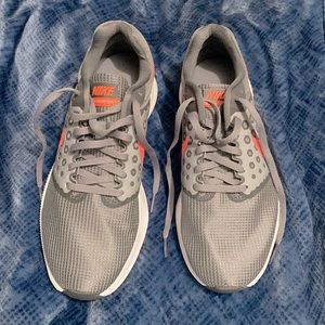 Nike Downshifter gray running shoes